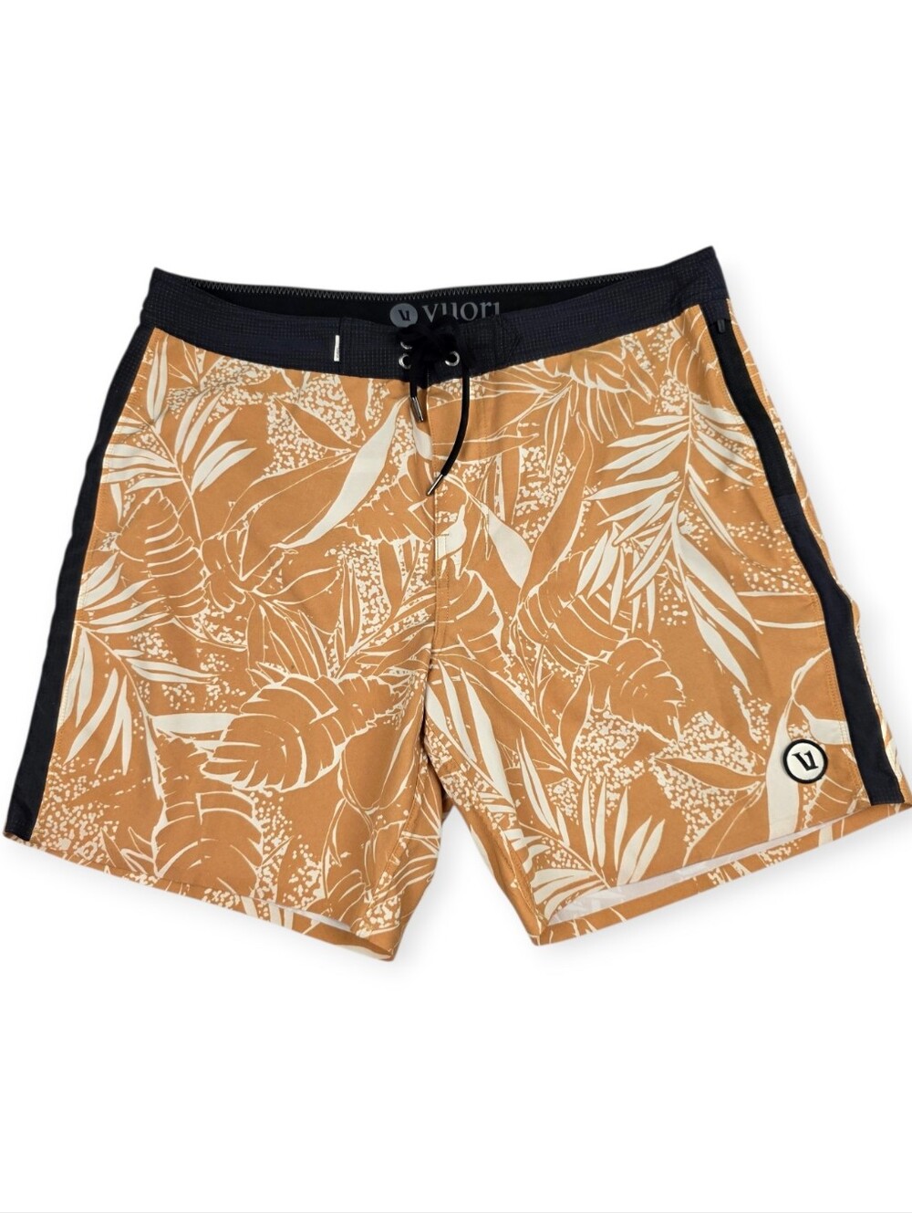 Vuori Men's Peak Boardshorts 7" Men's Size 32 Flax Rainforest Pattern EUC